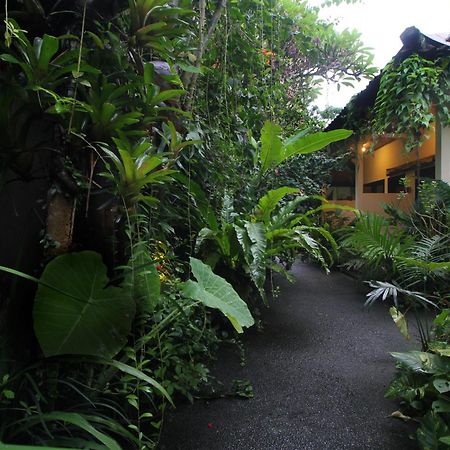 Sari Gong Guest House, A Trishula Collection Ubud Exterior foto