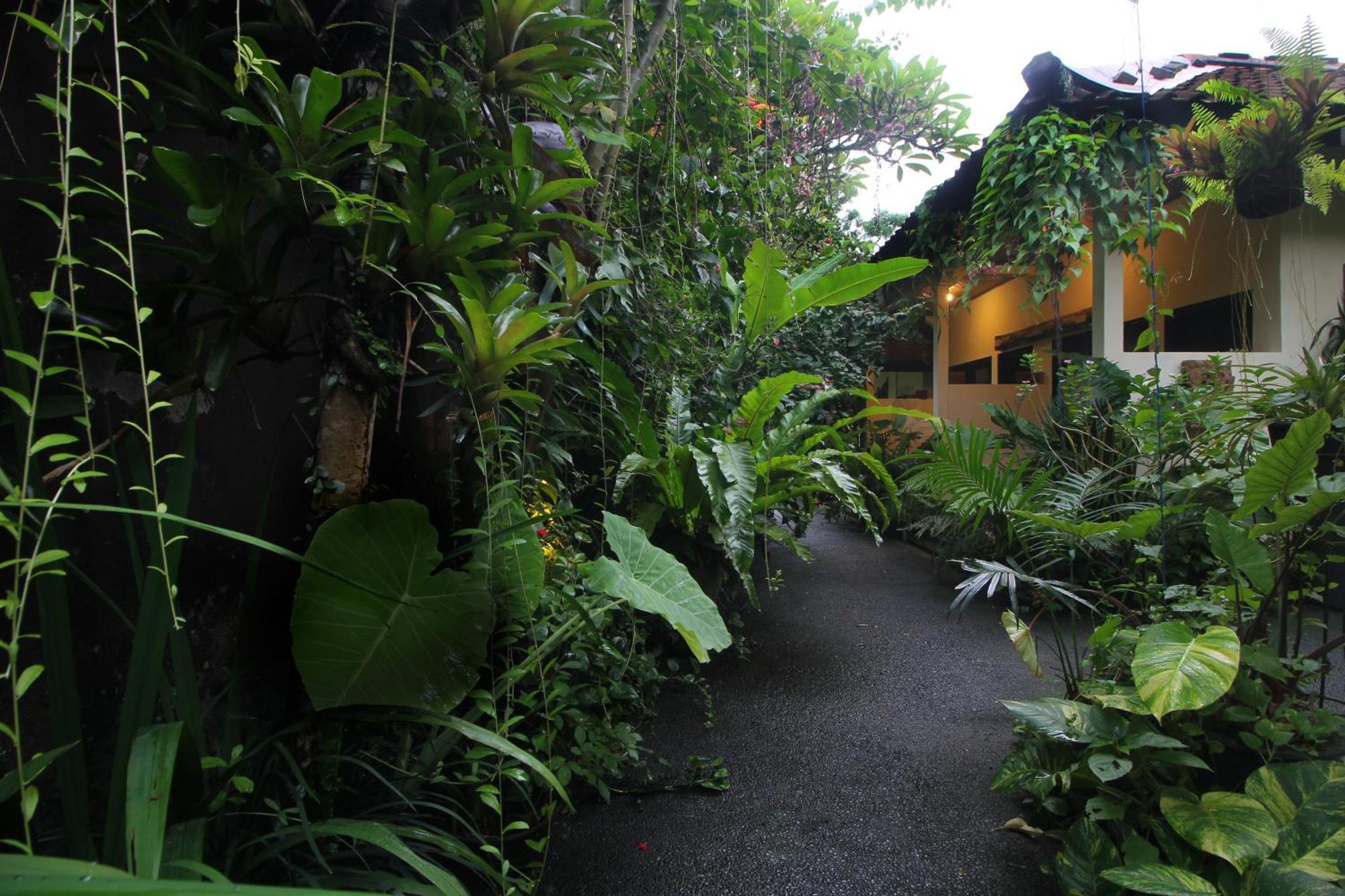 Sari Gong Guest House, A Trishula Collection Ubud Exterior foto