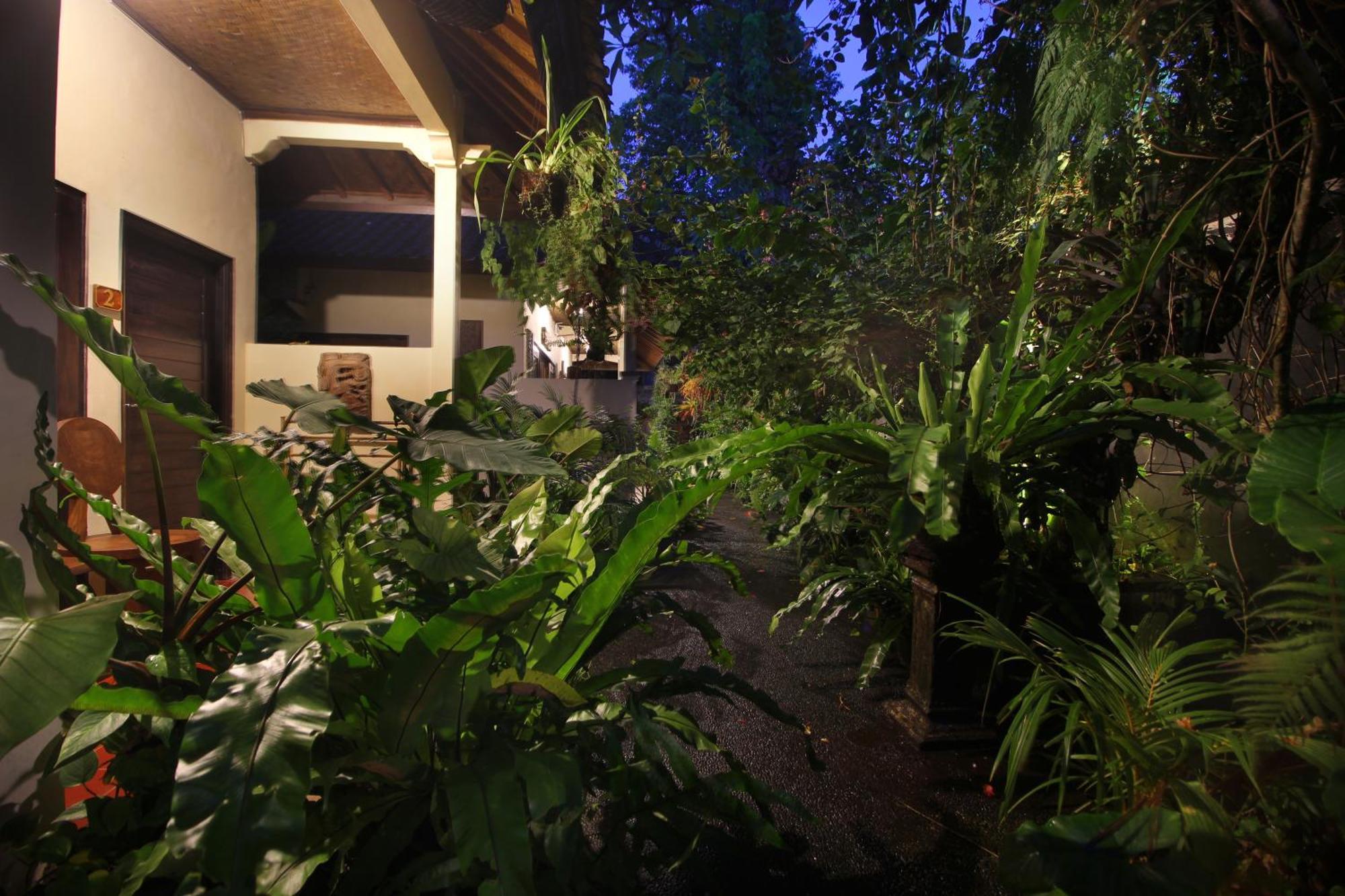 Sari Gong Guest House, A Trishula Collection Ubud Exterior foto